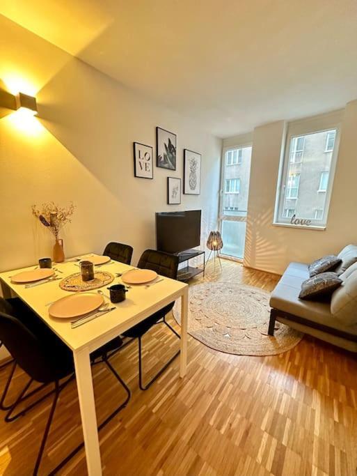 3-Room Vienna Centrale Suite Buitenkant foto